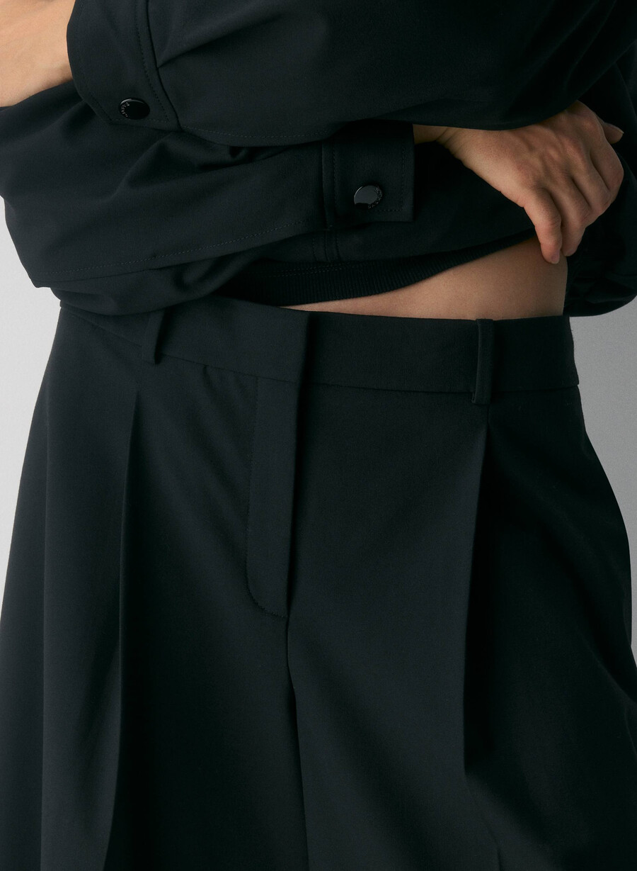touchpoint short - reessential light black