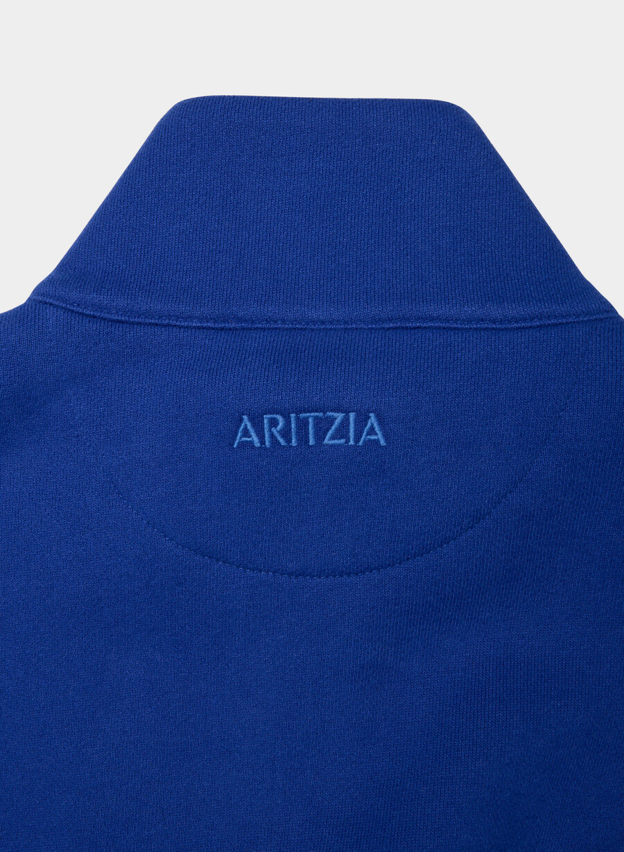 kuscheliger fleece-pullover mit großem reißverschluss in leuchtendem blau