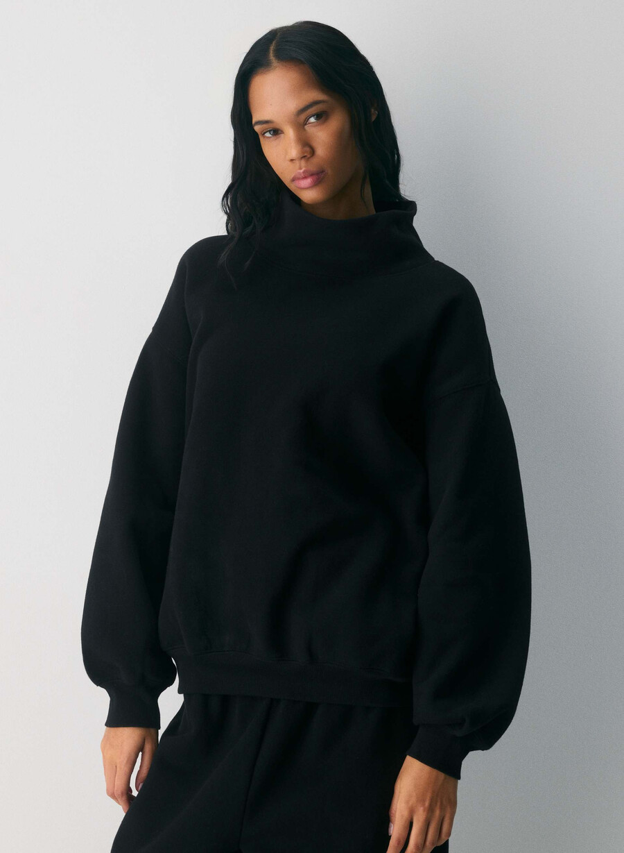 kuscheliges sweatfleece mit mega-stehkragen schwarz