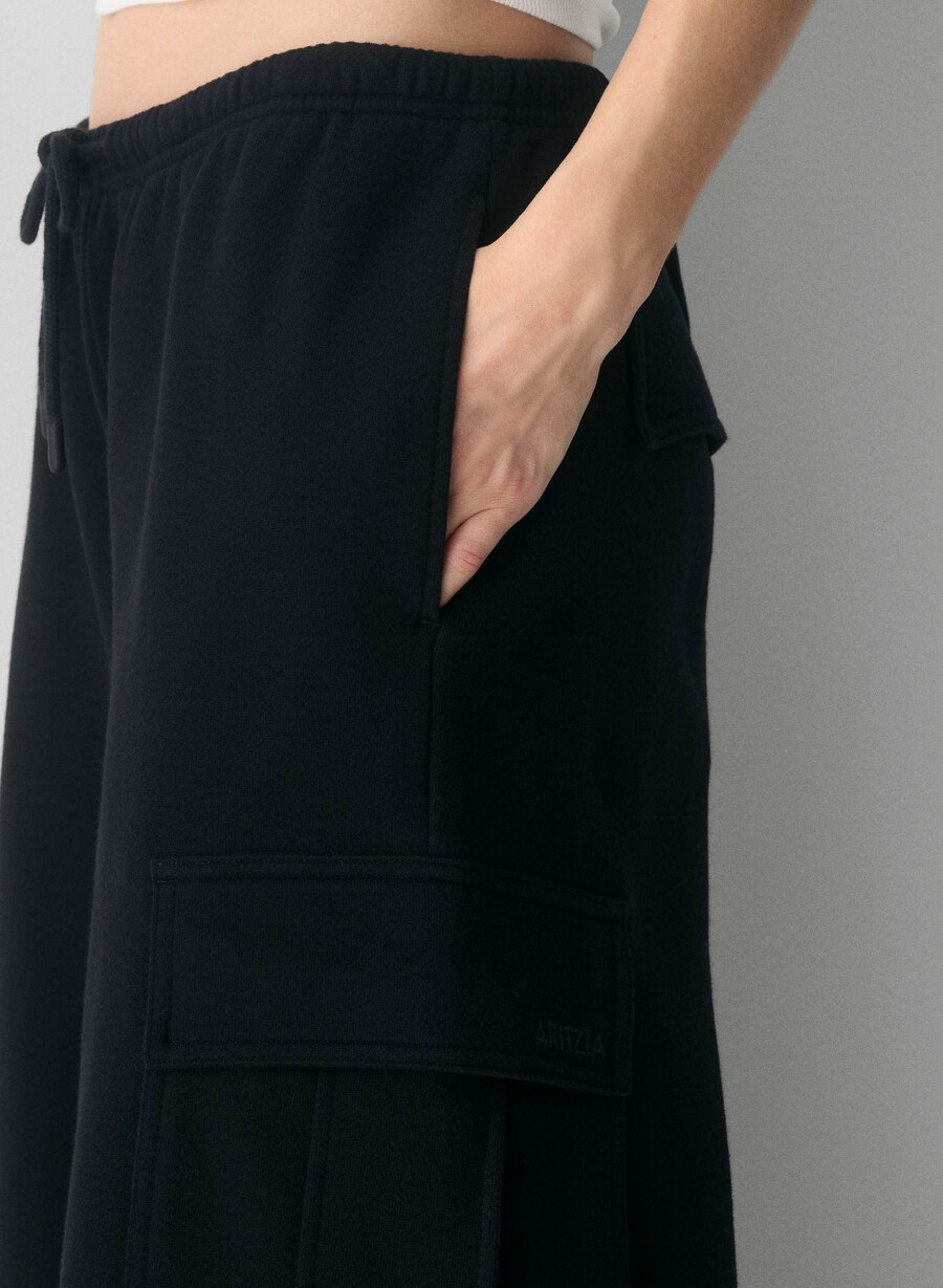 gemütliche fleece-sweatpants mit mega-cargo-effekt schwarz