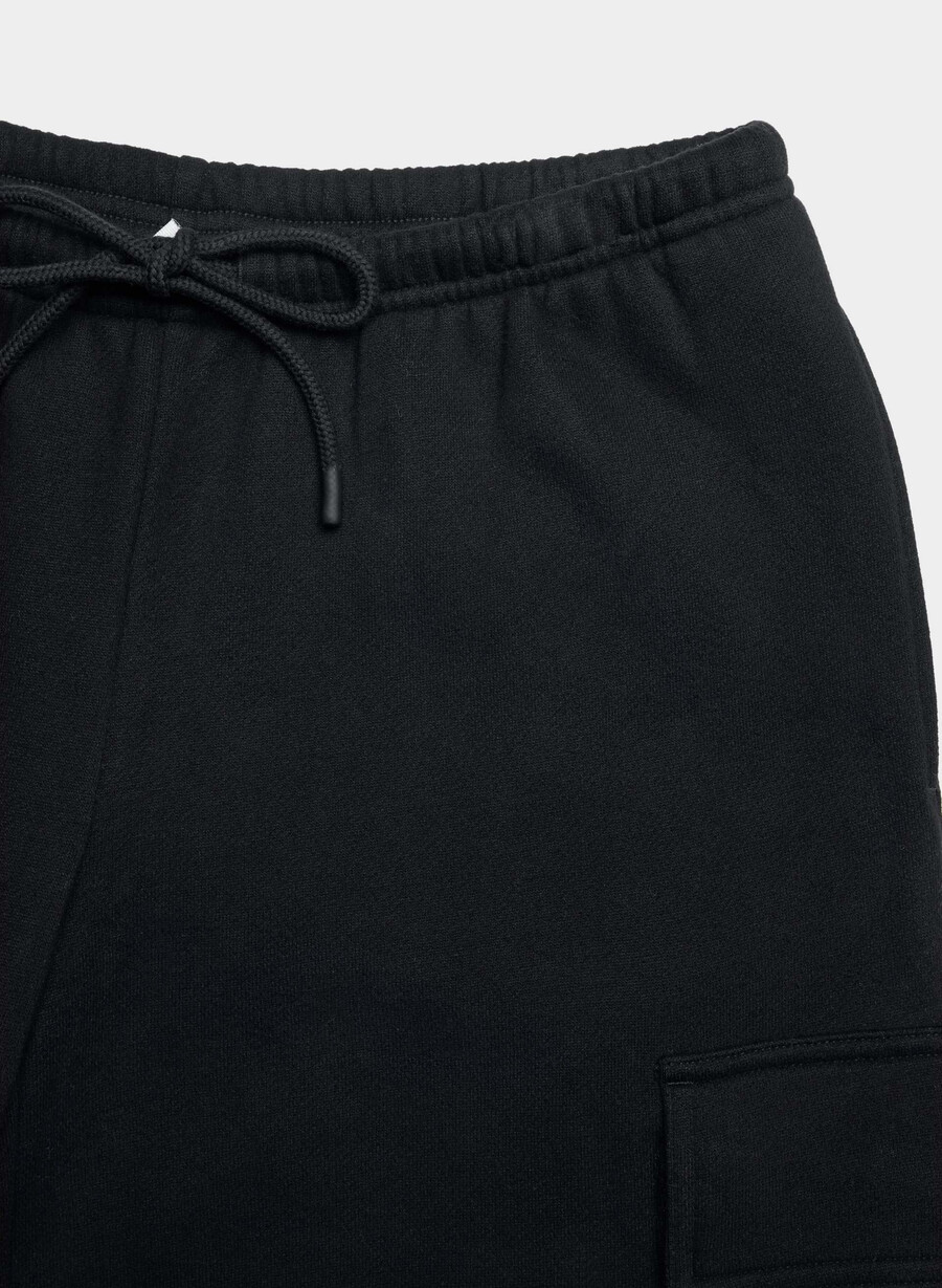 gemütliche fleece-sweatpants mit mega-cargo-effekt schwarz