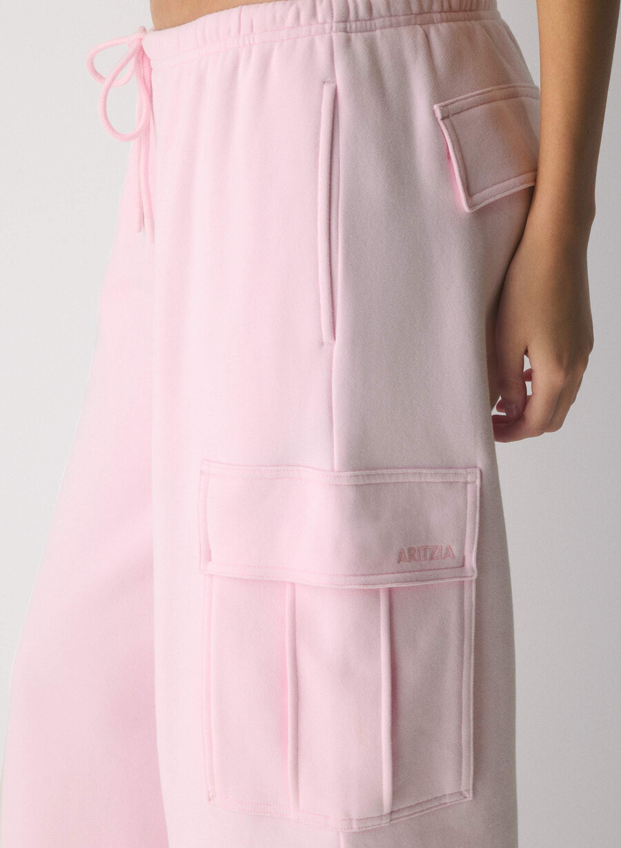 kuschelige fleece-sweatpants mit mega-cargo-schlagpolsterung farbe villa pink