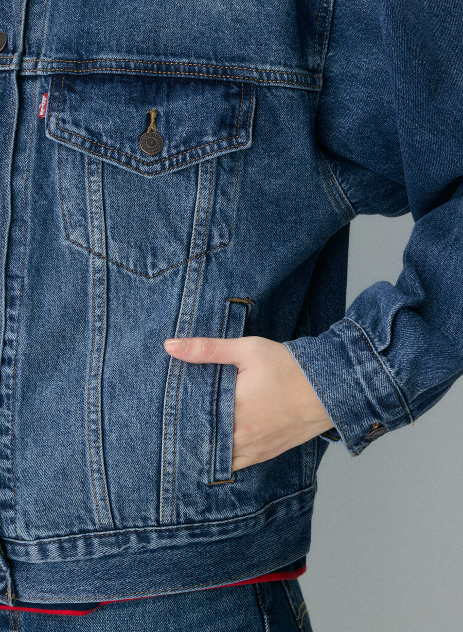 levis truckerjacke aus den 90ern dunkelindigo