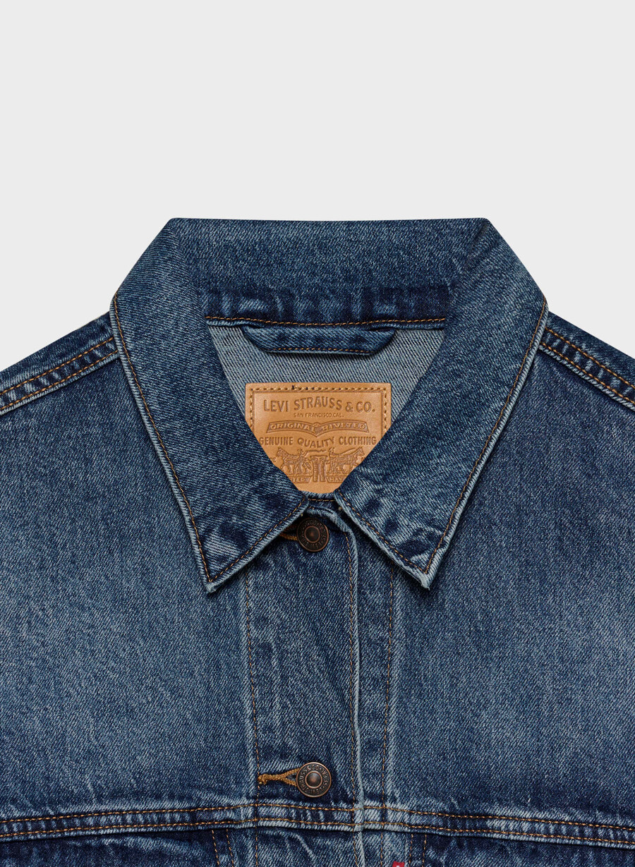 levis truckerjacke aus den 90ern dunkelindigo