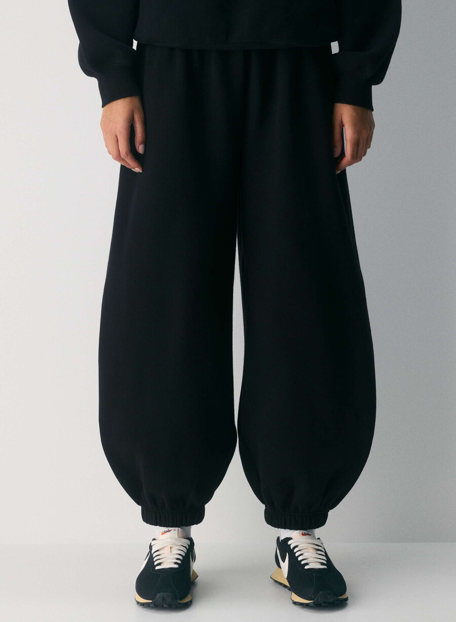 gemütliche fleece-jogginghose mit mega-ballonmuster schwarz