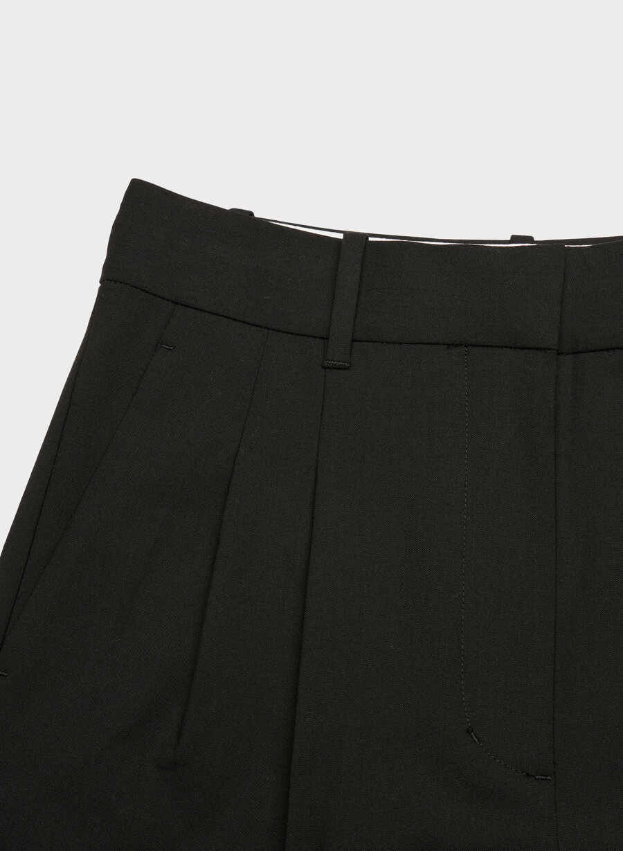 die mühelose hose aus wolle schwarz