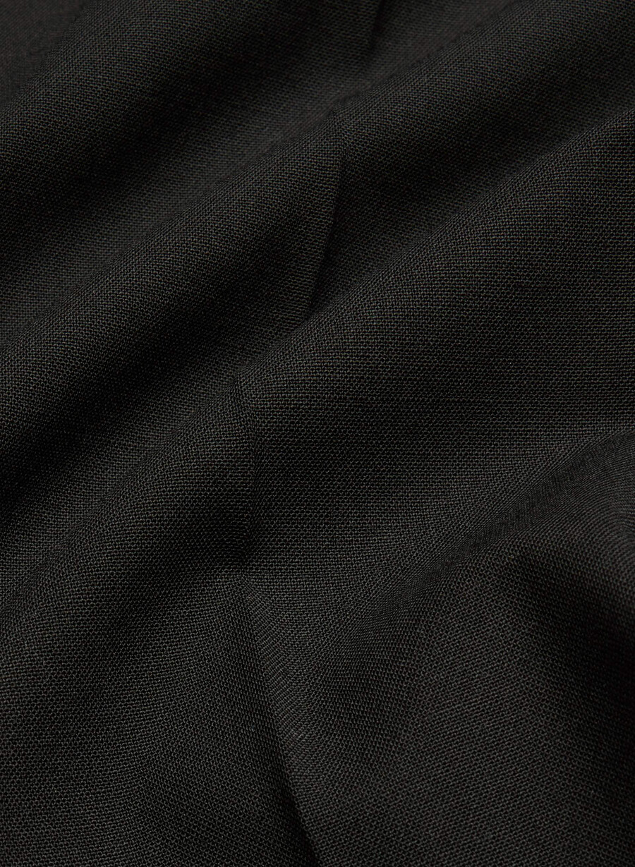 die mühelose hose aus wolle schwarz