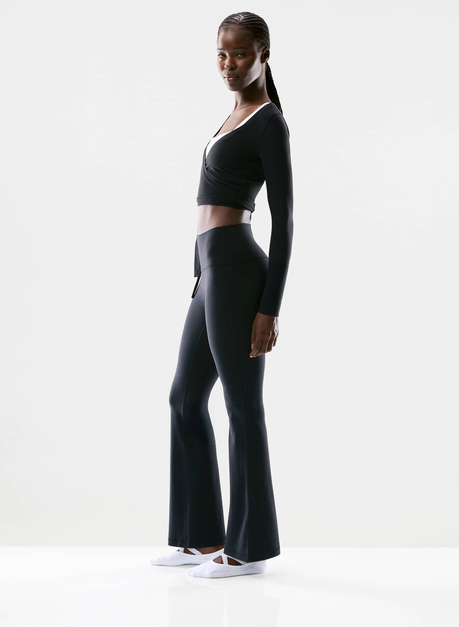 butter cheeky infinite hi flare 30 leggings schwarz