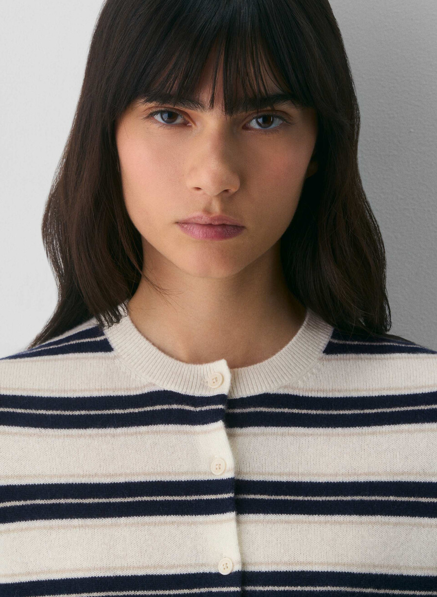 bare cashmere kurzarm-cardigan mit rundhalsausschnitt hellbirkeadmiral