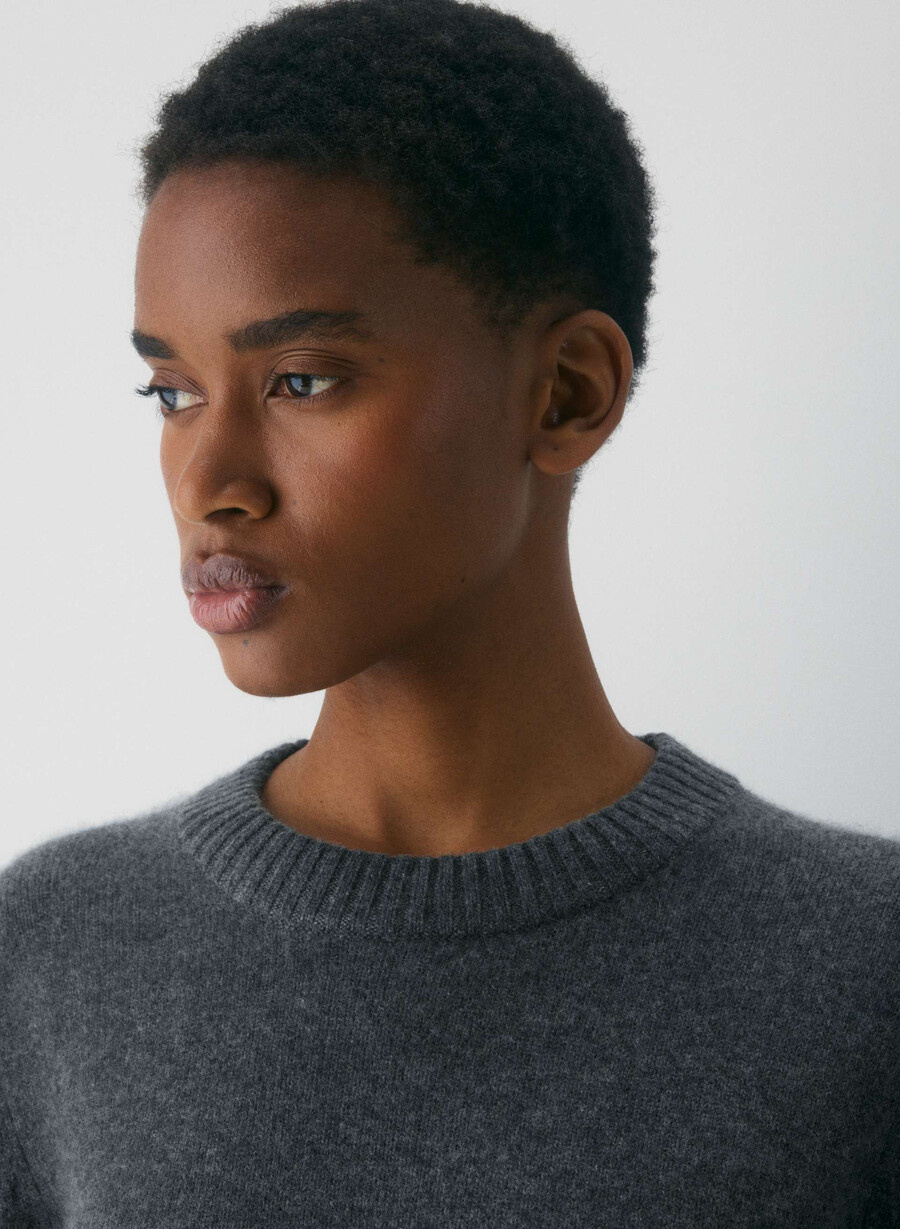 essential cashmere shrunken crew sweater heather charcoal