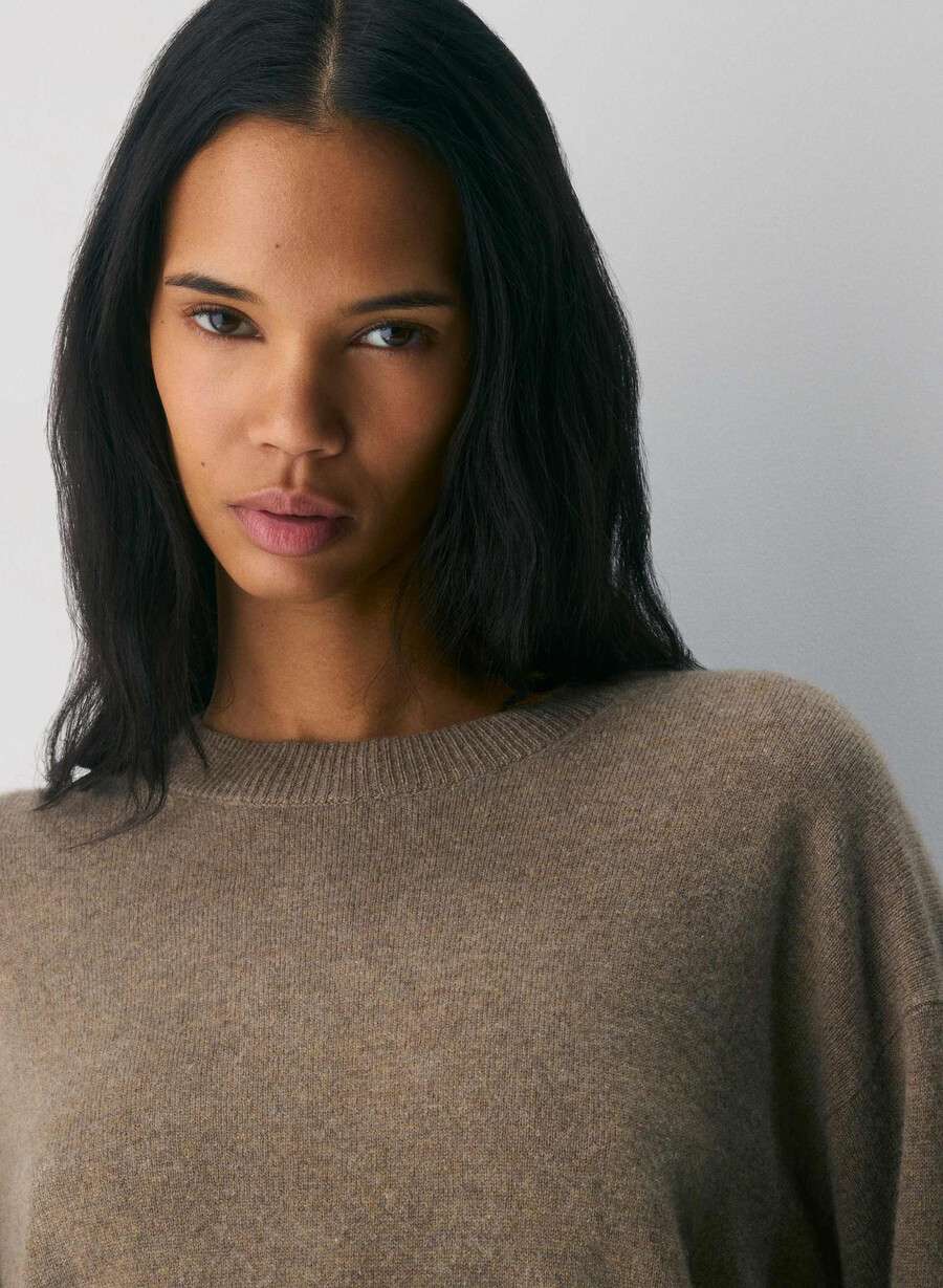 bare cashmere relaxed crew sweater heather folio brown