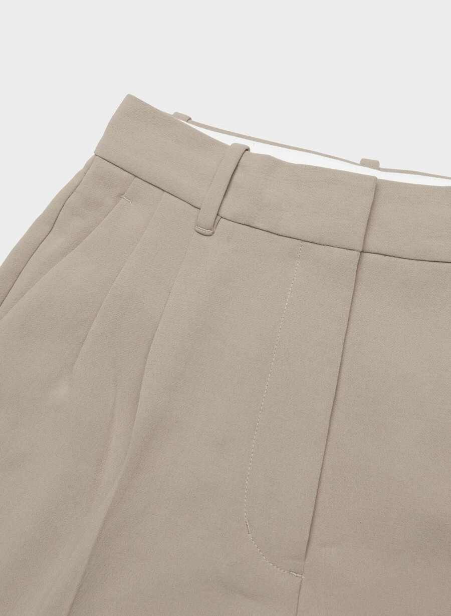 der mühelose short mini - crepette nomad taupe