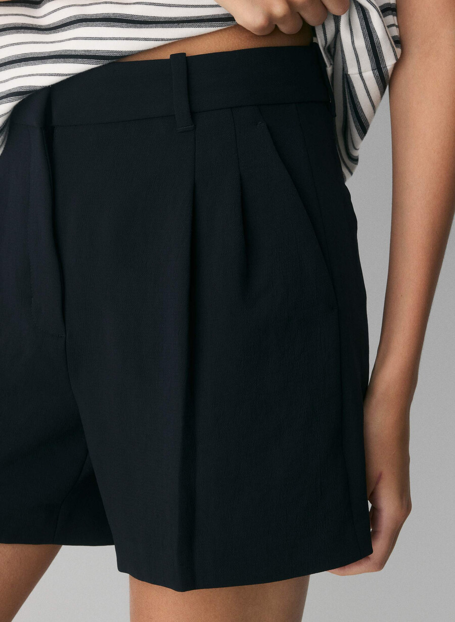 die mühelose short mid-thigh - crepette schwarz
