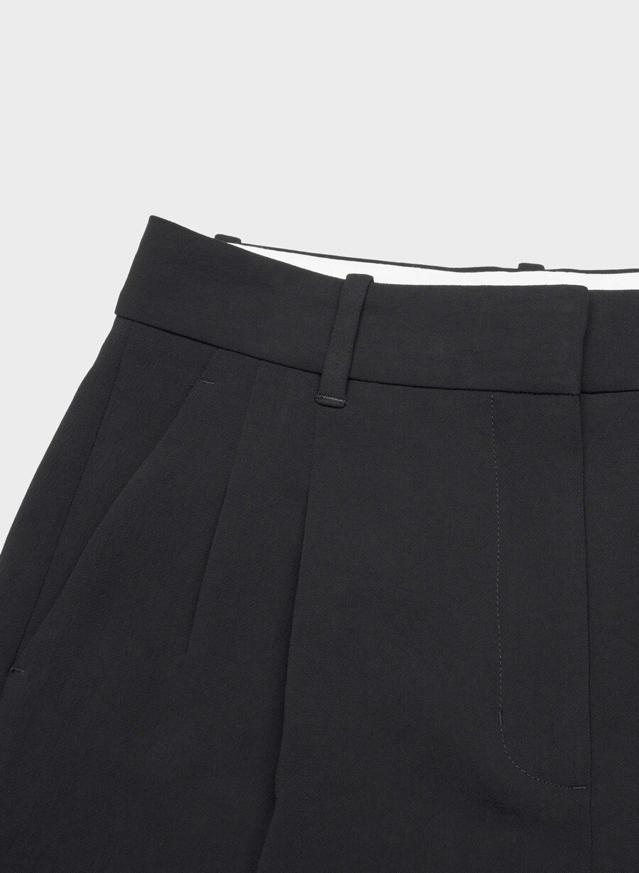 die mühelose short mid-thigh - crepette schwarz
