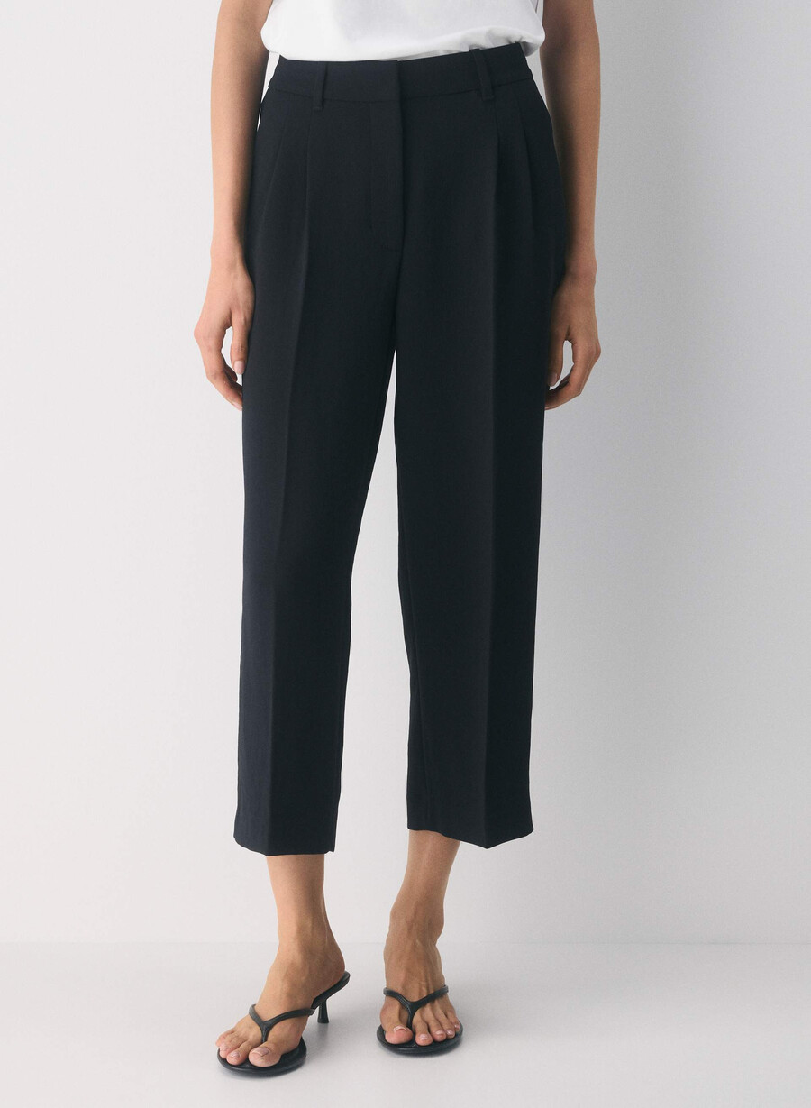 die effortless pant cropped - crepette schwarz
