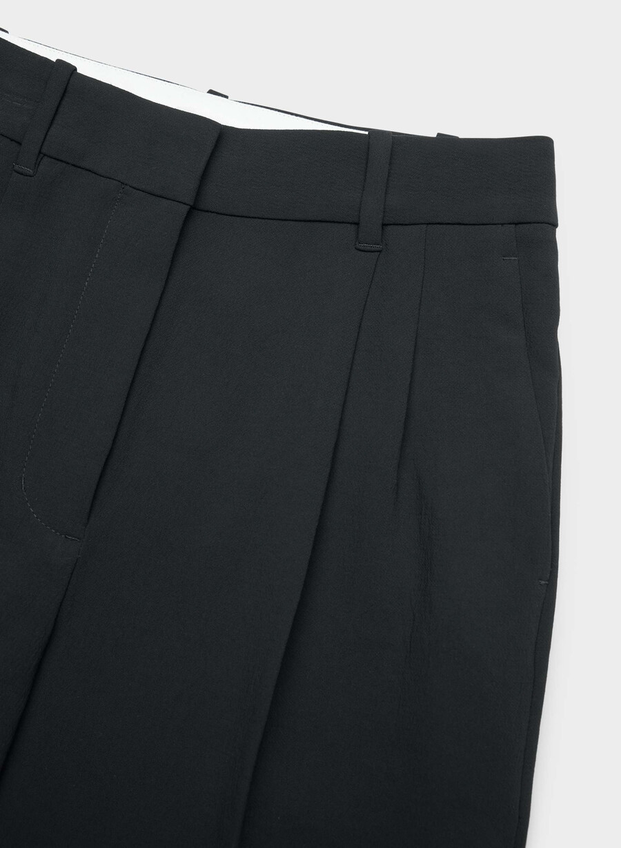 die effortless pant cropped - crepette schwarz