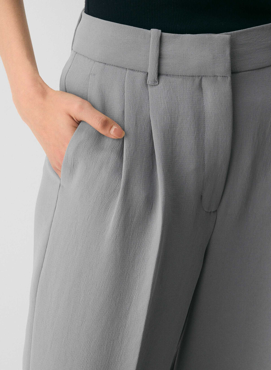 die effortless pant cropped - crepette riverstone grey