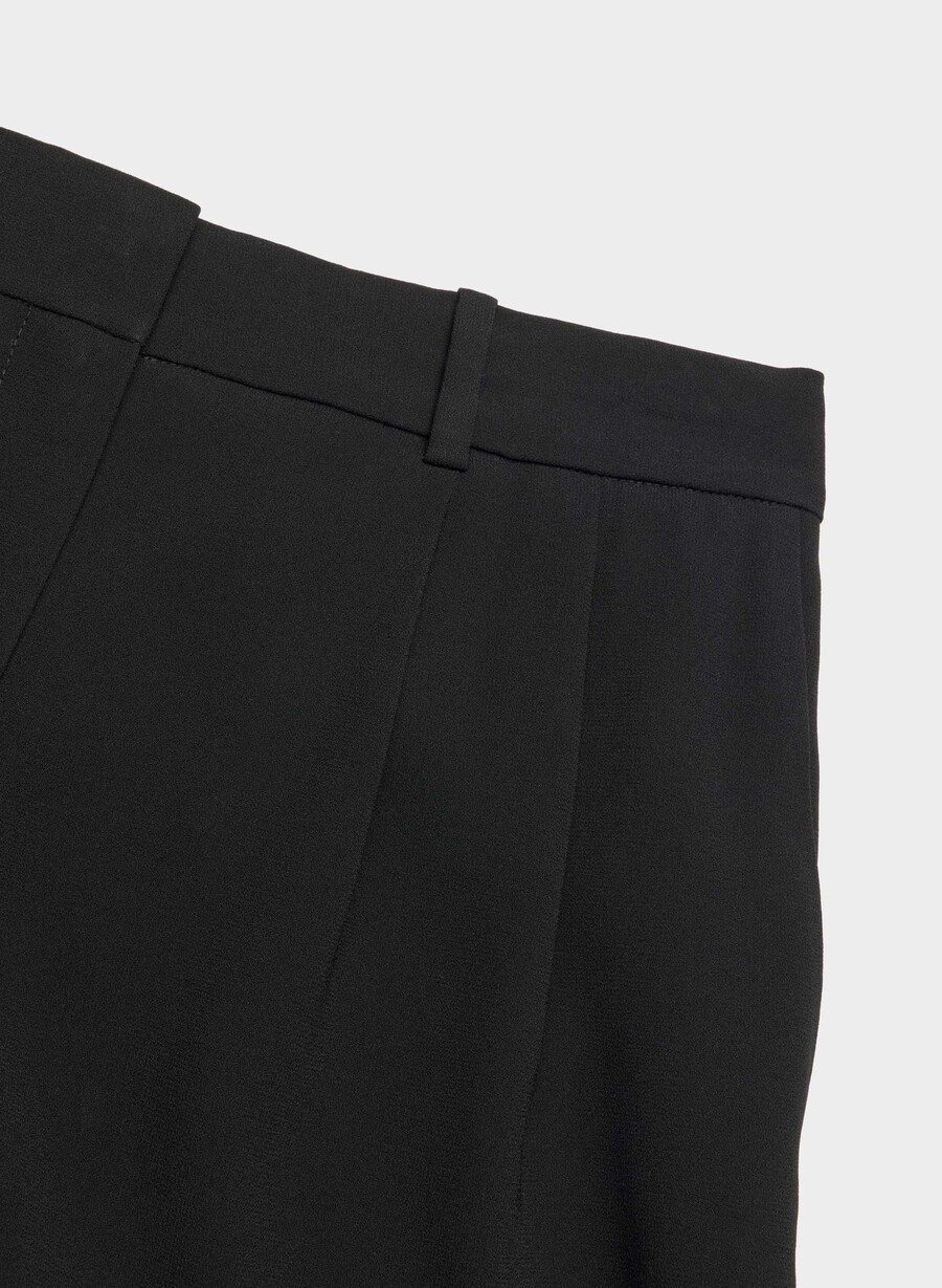 plissierte mini-shorts schwarz