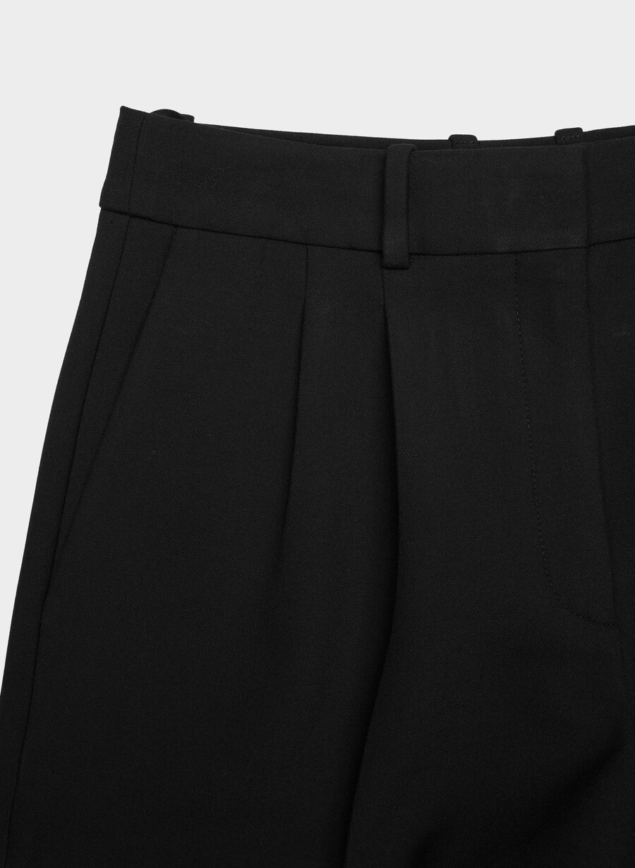 plissierte mini-shorts – reessential schwarz