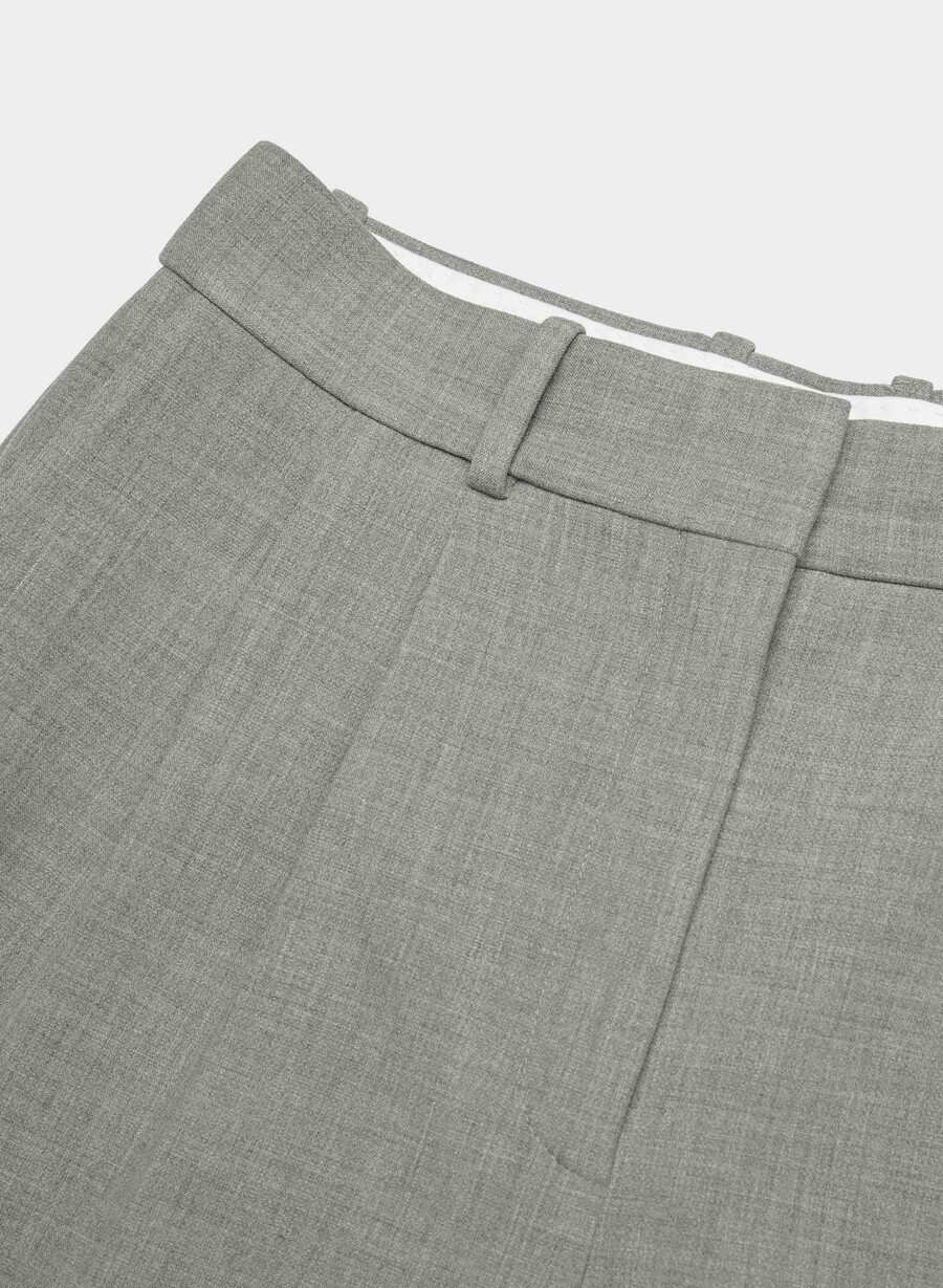 plissierte mittellange shorts meliert dunkelgrau