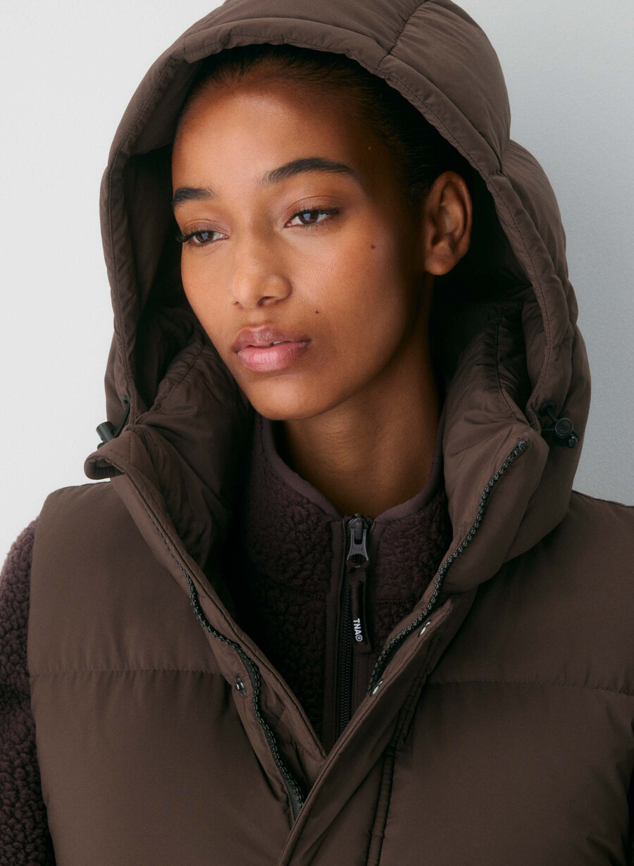 the super puff mid vest - climatte rich mocha brown