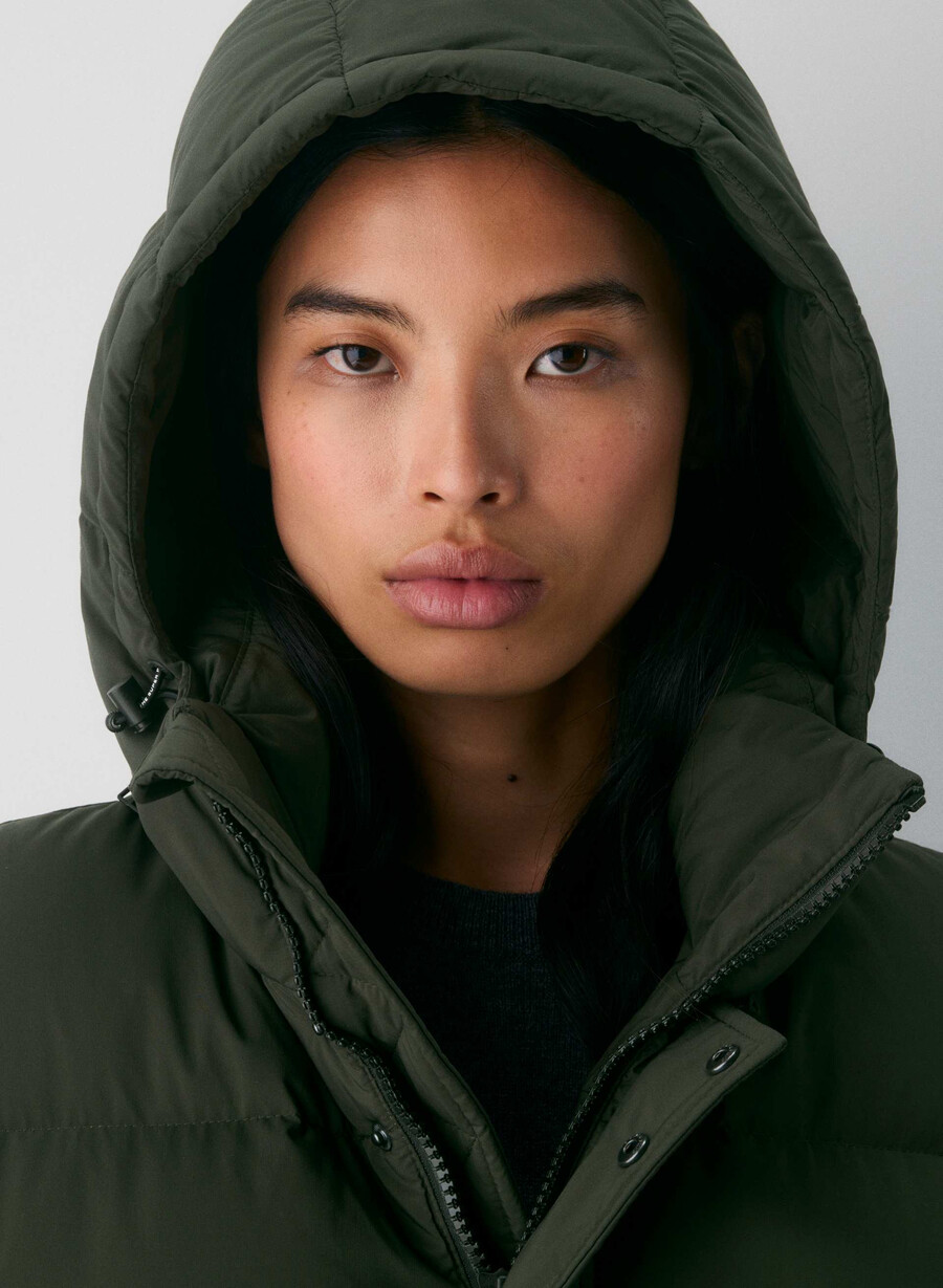 the super puff mid vest - climatte flint green