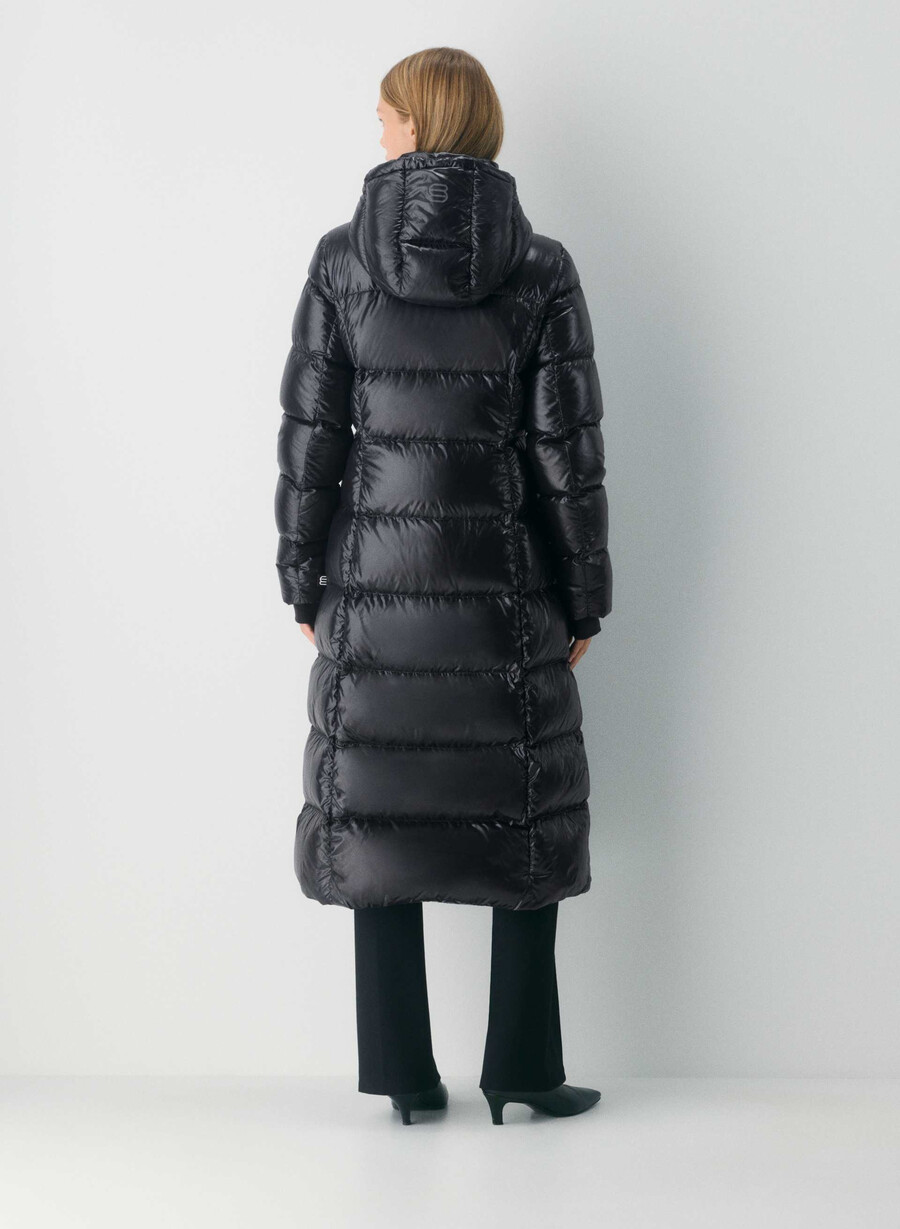 supersnug puff long – hochglanz schwarz