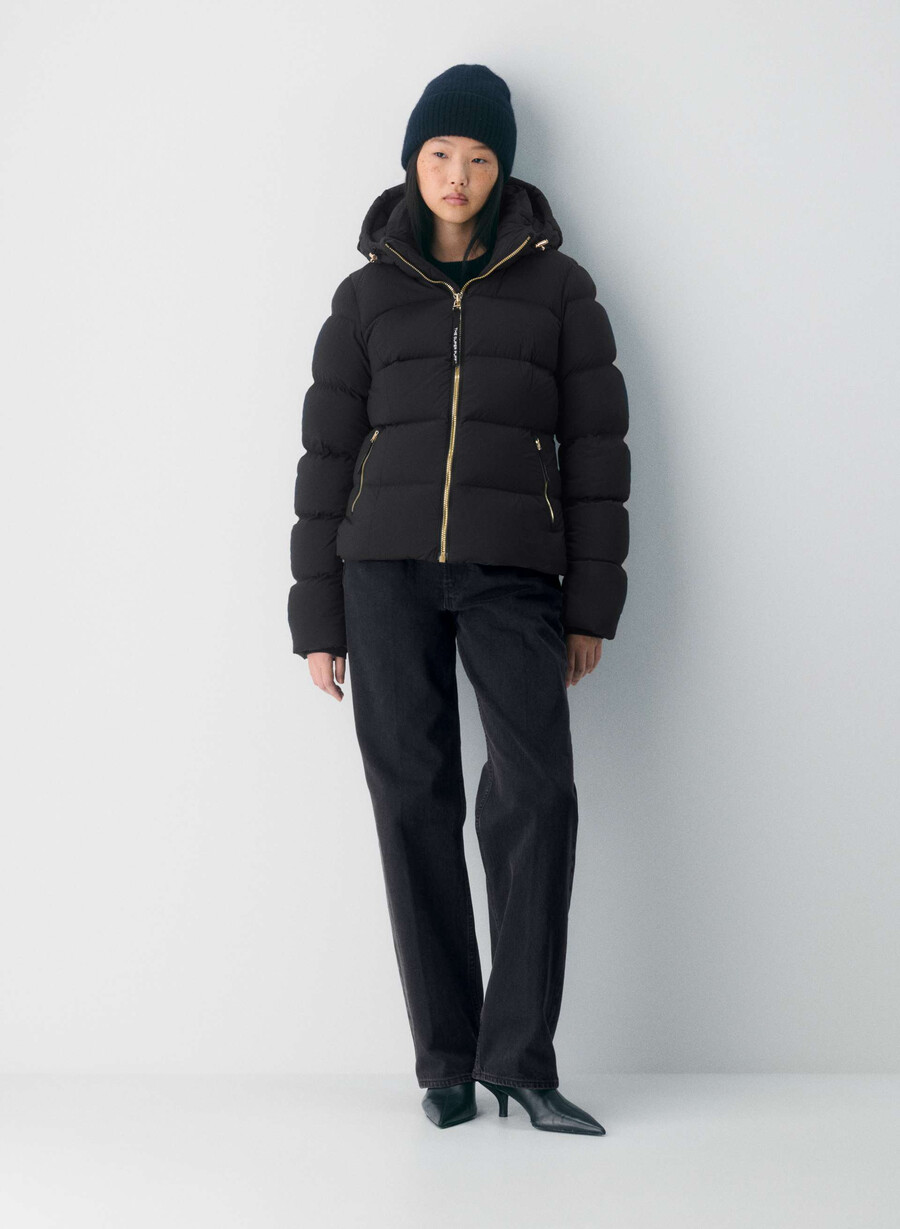 der supersnug puff – climatte schwarzglÄnzendes gold