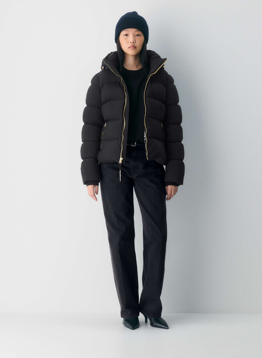 der supersnug puff – climatte schwarzglÄnzendes gold