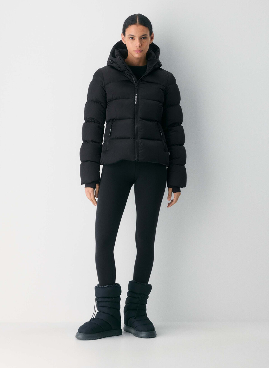 der supersnug puff - satin flex schwarz