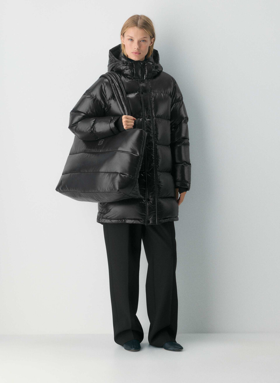 the super puff tragetasche – hochglänzendes schwarz