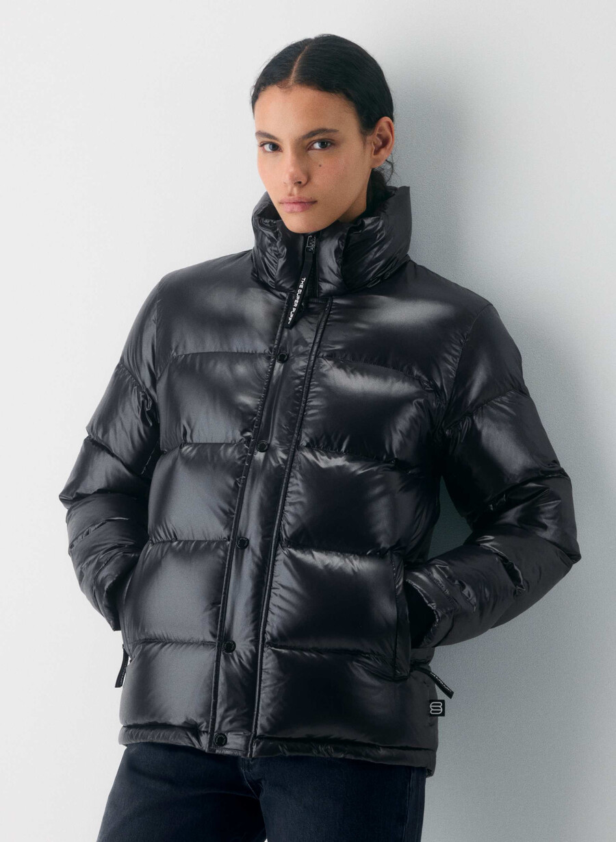 the super puff hochglanz schwarz