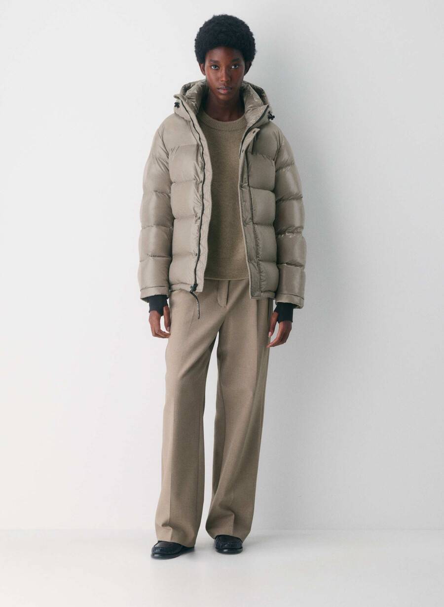 the super puff hochglänzendes modernes taupe