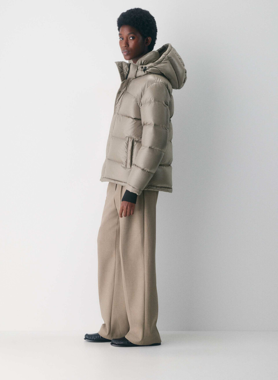 the super puff hochglänzendes modernes taupe