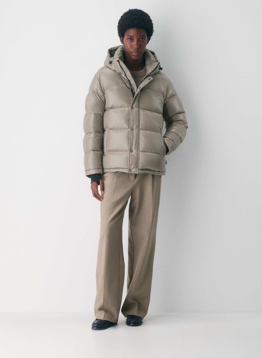 the super puff hochglänzendes modernes taupe