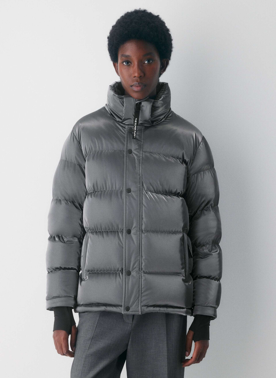 the super puff liquid shine coal grey