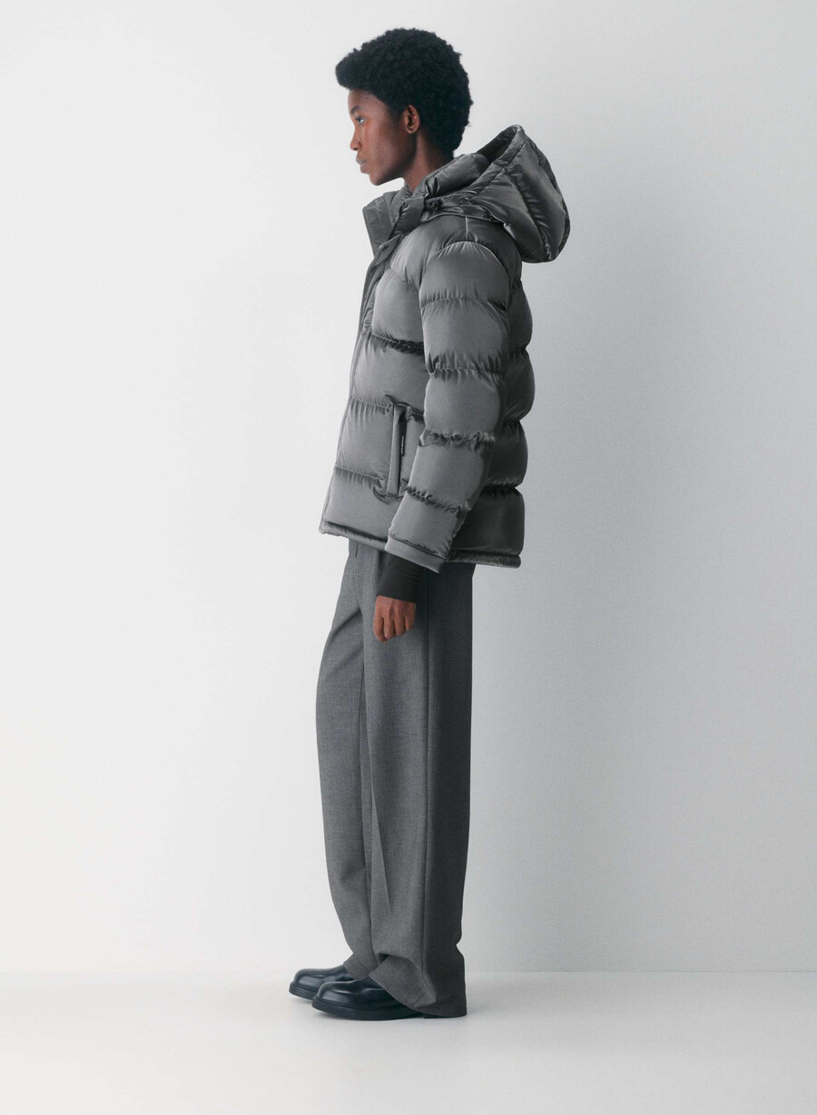 the super puff liquid shine coal grey