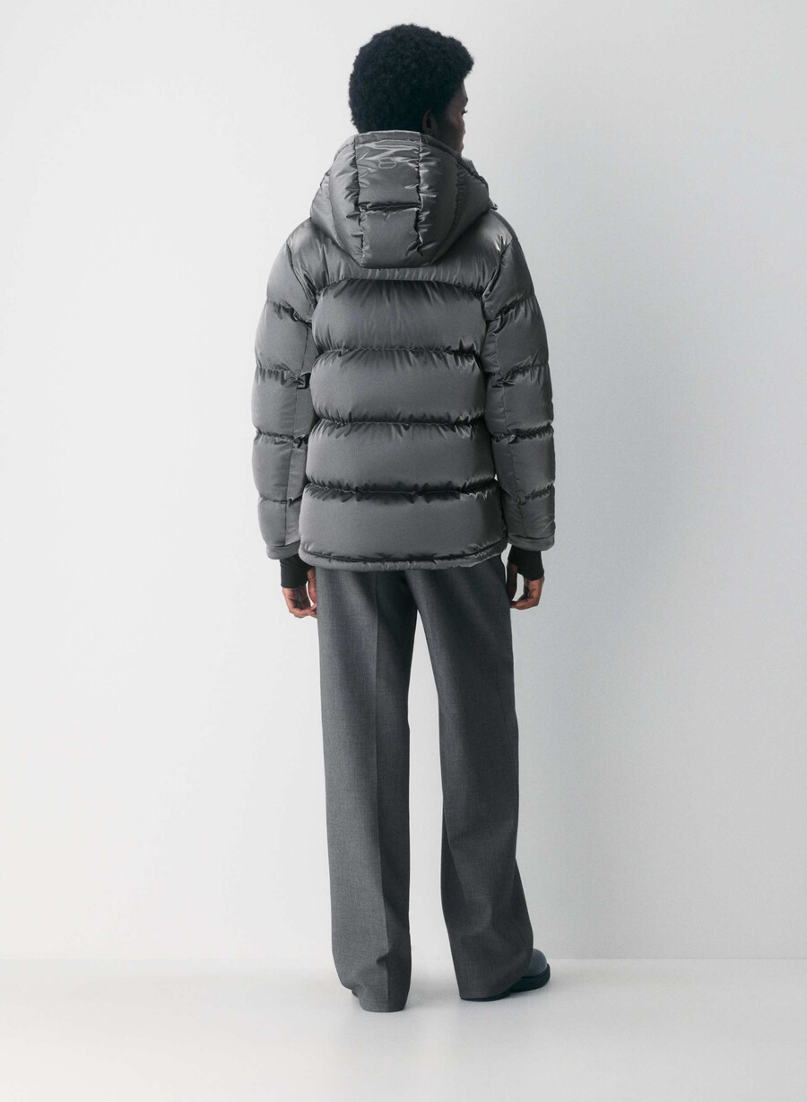 the super puff liquid shine coal grey