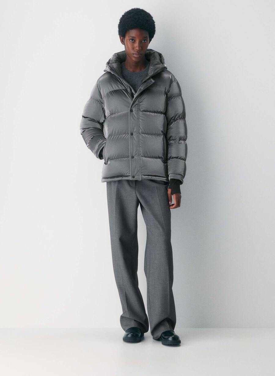 the super puff liquid shine coal grey