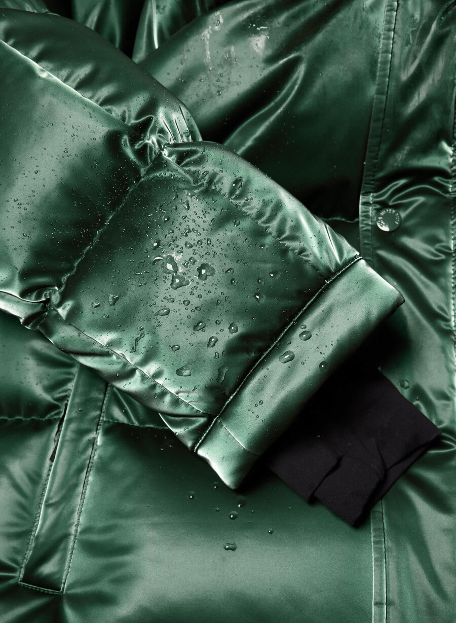 the super puff liquid shine campus green