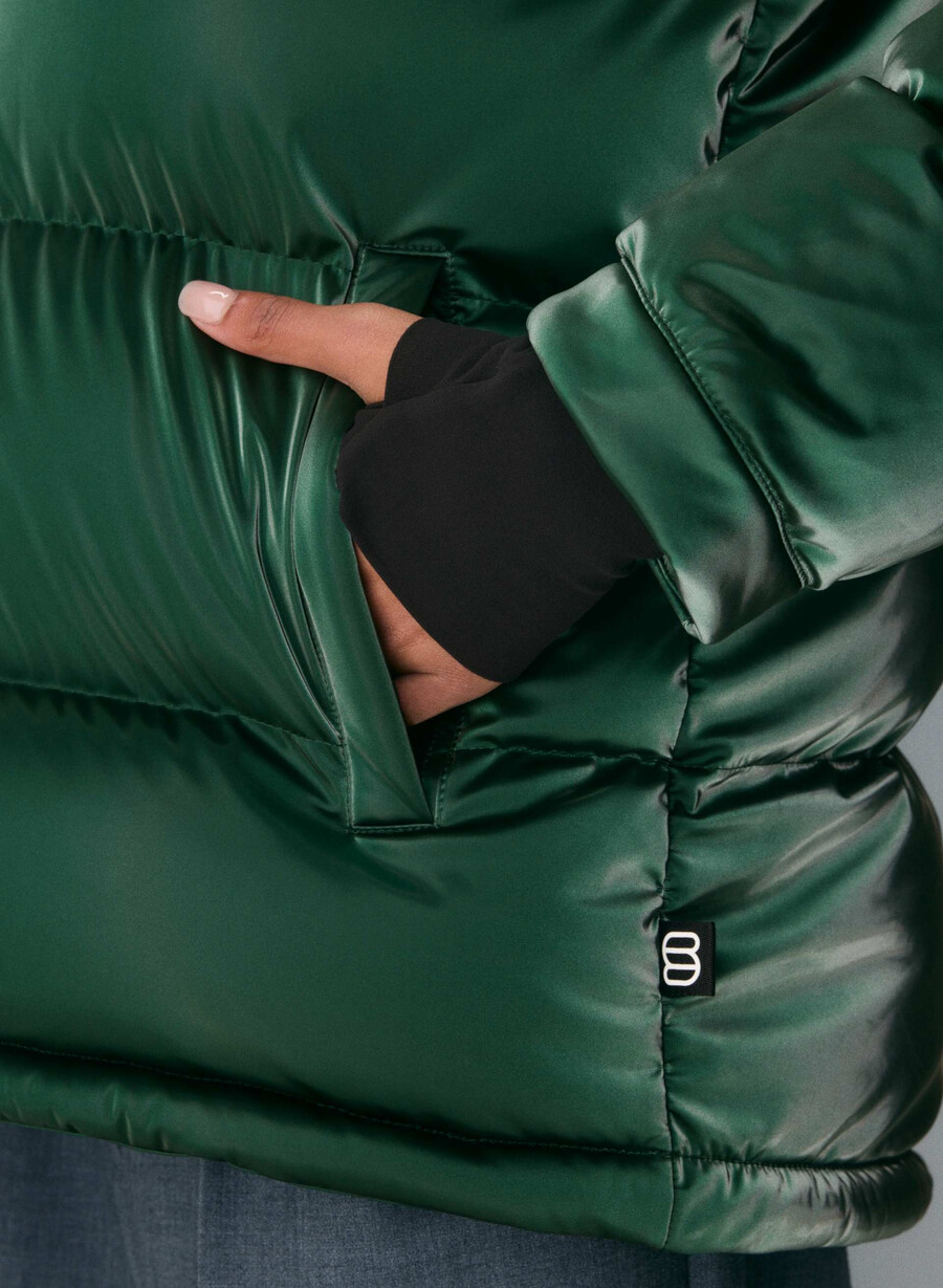the super puff liquid shine campus green