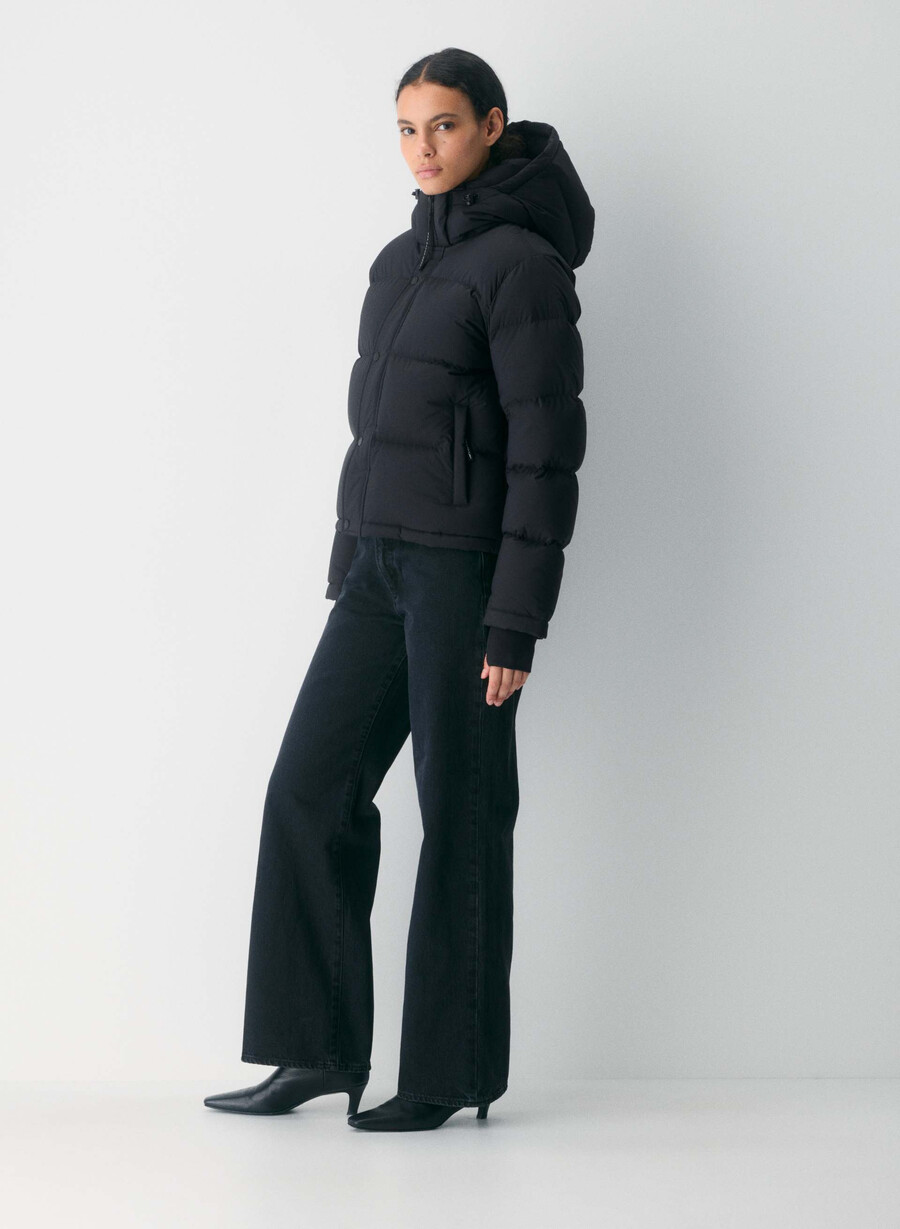 the super puff shorty - climatte black