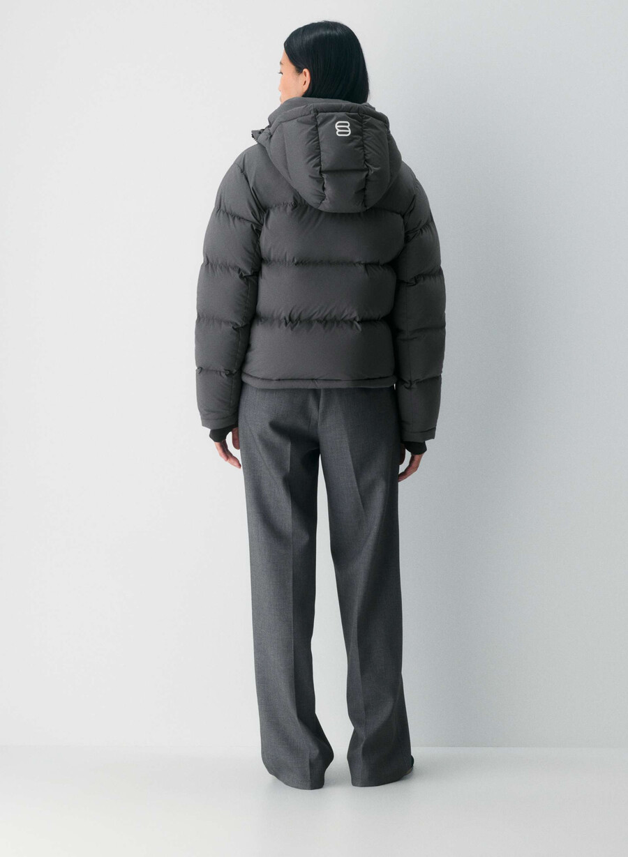 the super puff shorty - climatte coal grey