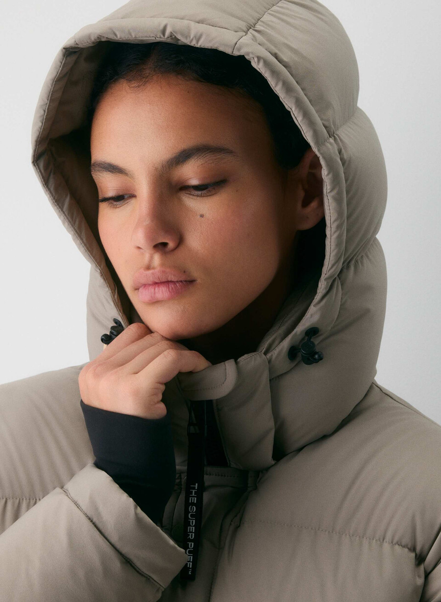 the super puff shorty - climatte modern taupe