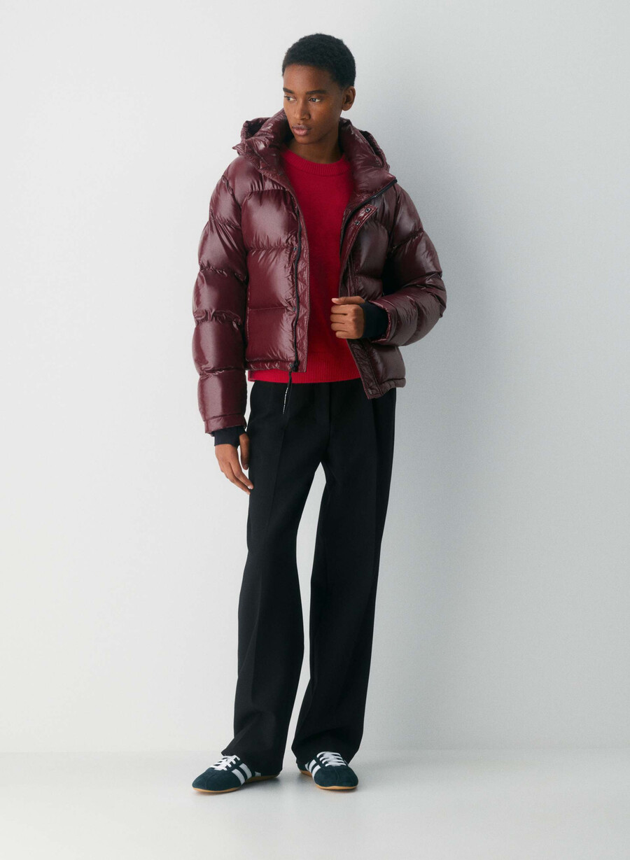 the super puff shorty - hochglänzendes pflaumen-burgund
