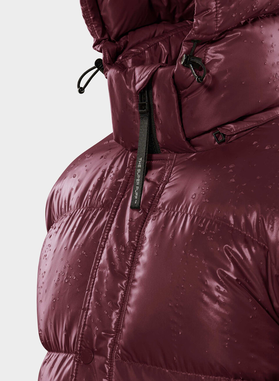 the super puff shorty - hochglänzendes pflaumen-burgund