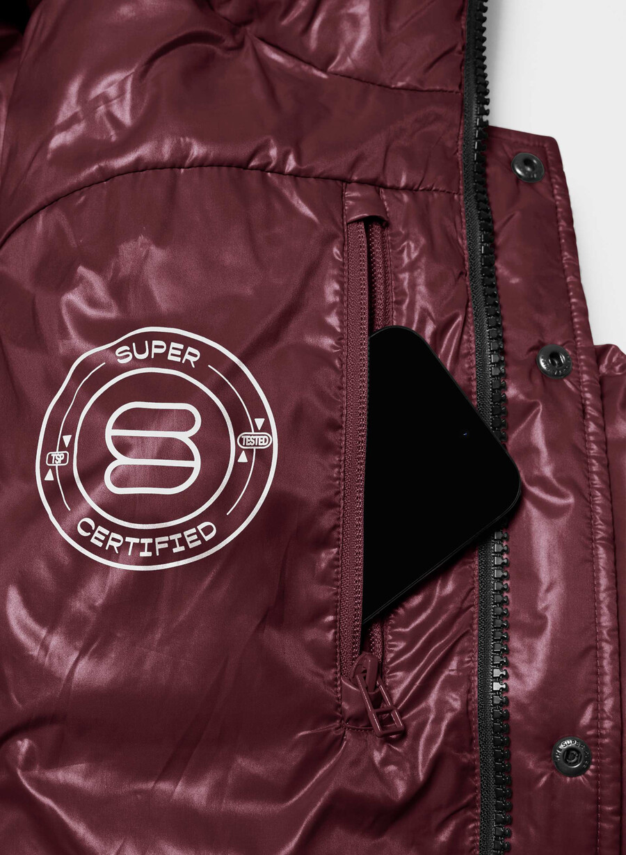 the super puff shorty - hochglänzendes pflaumen-burgund