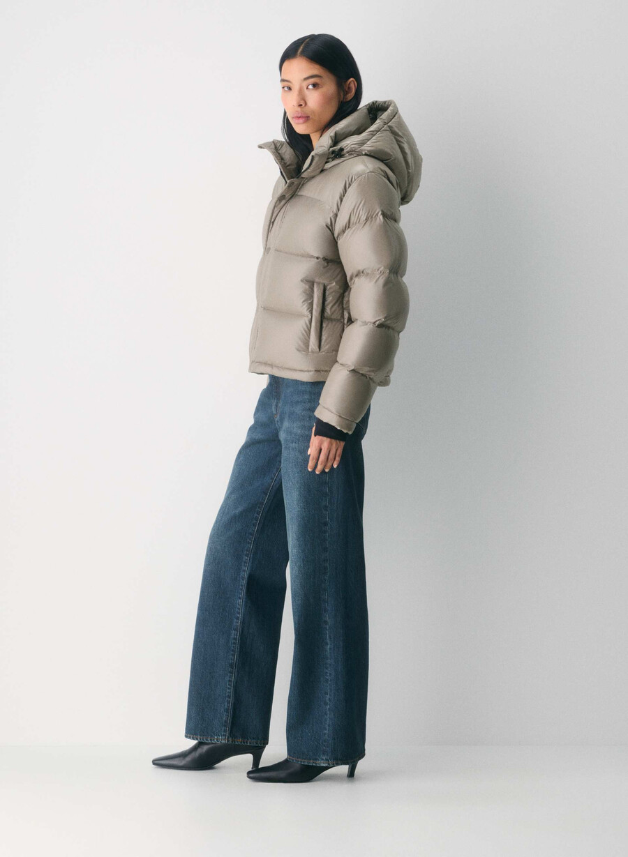 the super puff shorty - hochglänzendes modernes taupe