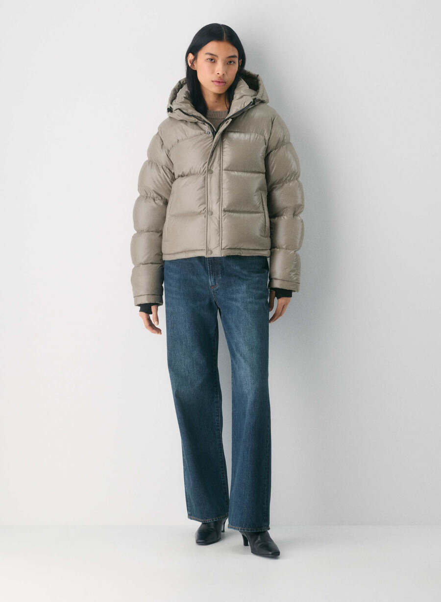 the super puff shorty - hochglänzendes modernes taupe