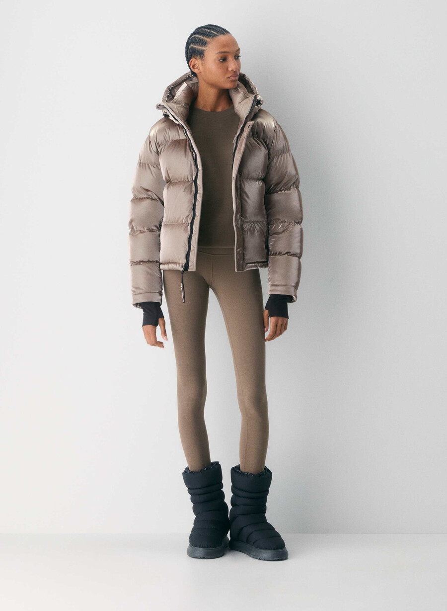 the super puff shorty - liquid shine modern taupe